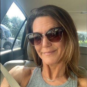 Meet your Posher, Robyn